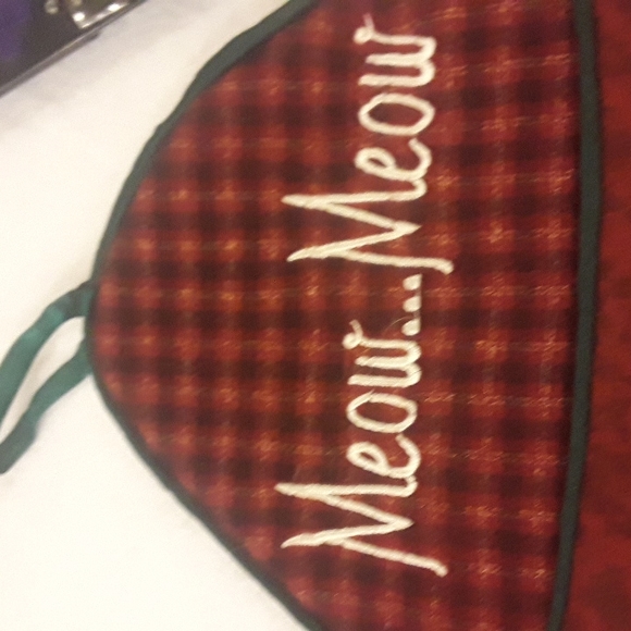 Current Cat Christmas Stocking..  Berry Plaid OS NWOT - Picture 3 of 10